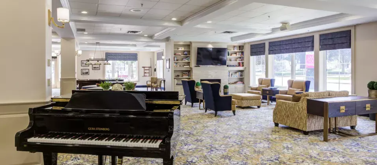 Chartwell Queen's Square Retirement Residence — photo 3