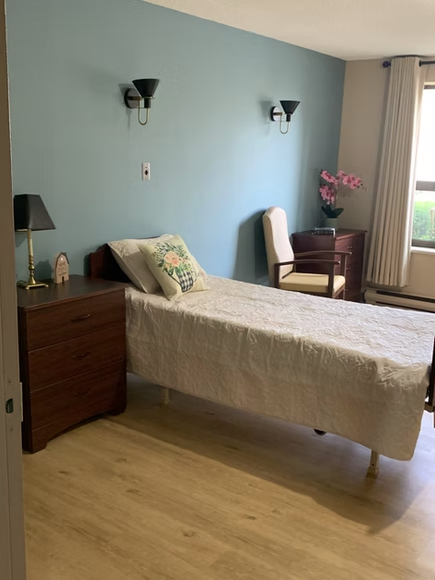 Tufford Manor — photo 3