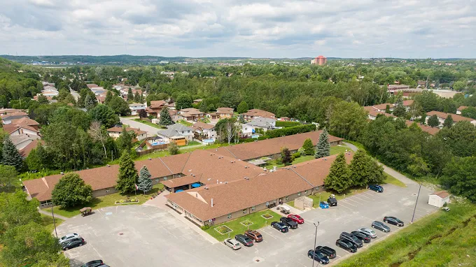 Chartwell Westmount on William Retirement Residence — photo 3