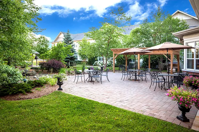 Chartwell Royal on Gordon Retirement Residence — photo 3