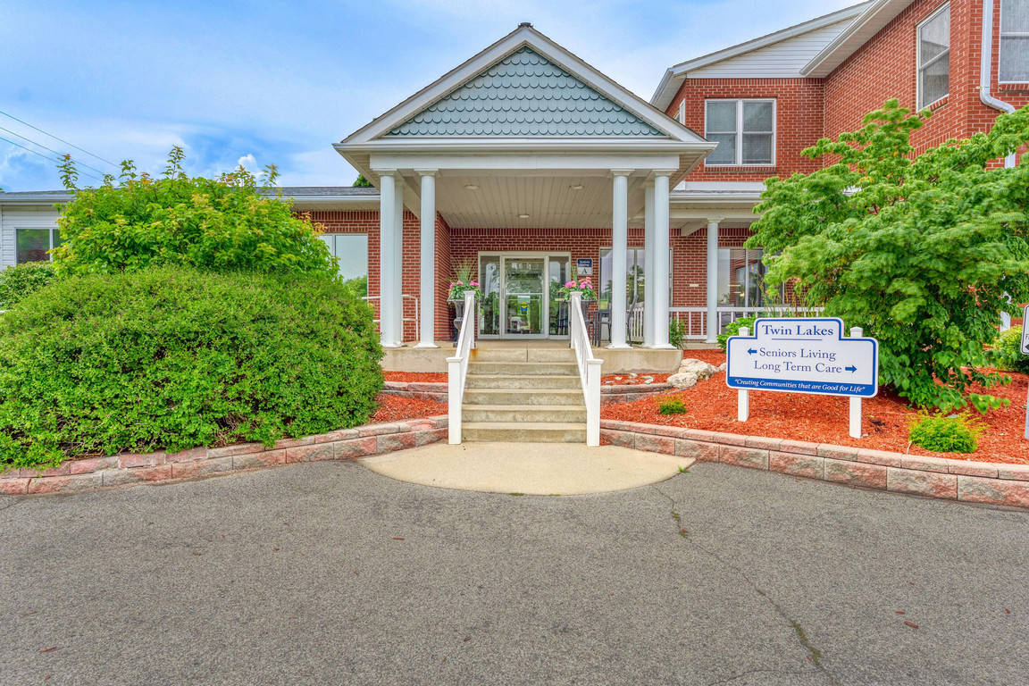 Twin Lakes Village — exterior or featured photo