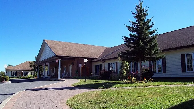 Arnprior Villa — photo 3