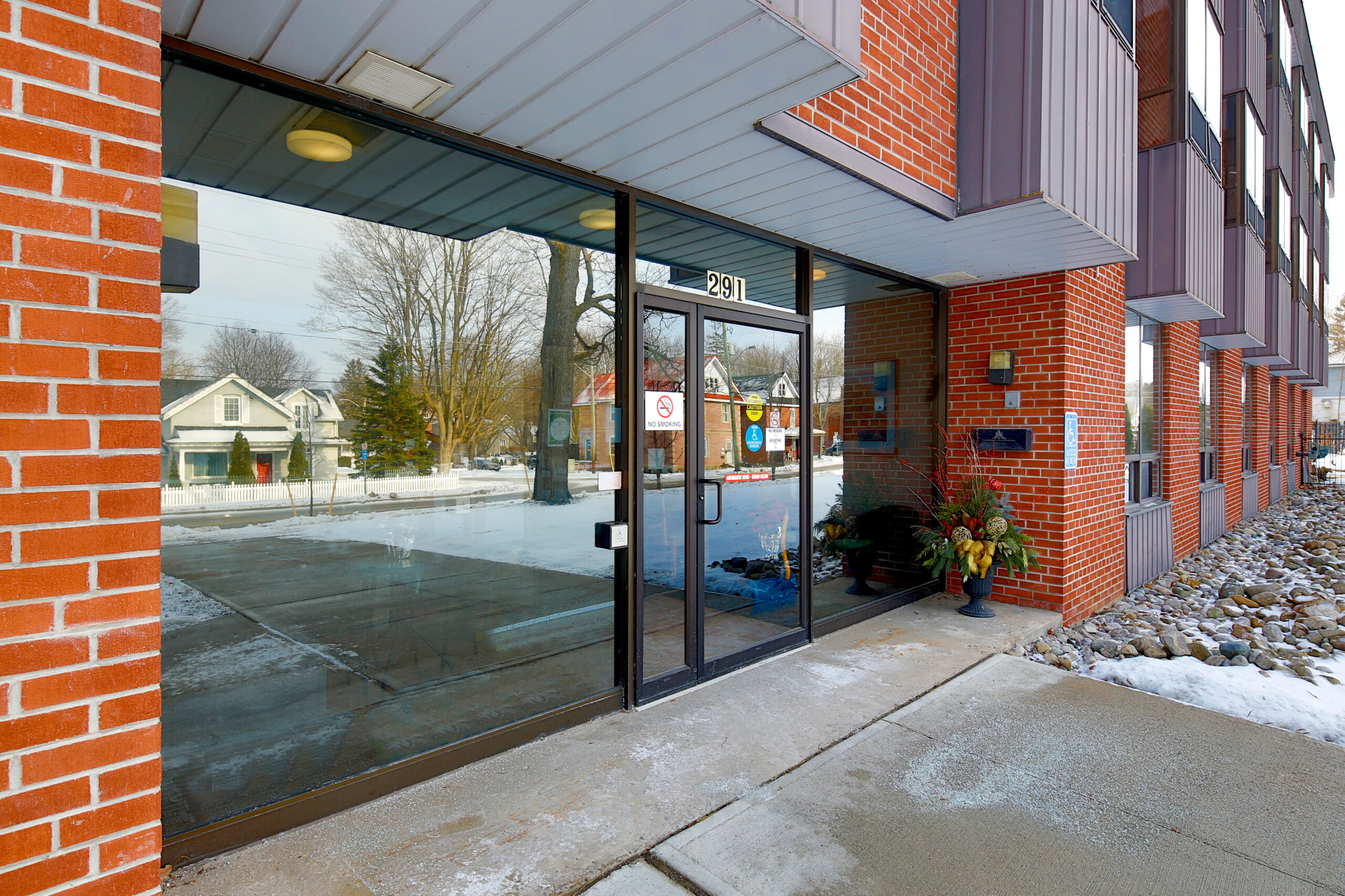 Oak Terrace — photo 3