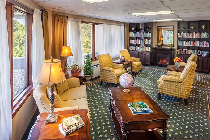 Chartwell Park Place Retirement Residence — photo 2