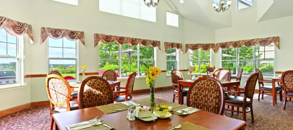 Chartwell Collegiate Heights Retirement Residence — photo 3
