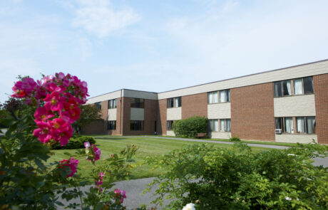 Garden City Manor — photo 2