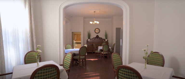Oxford Manor Retirement Residence — photo 3