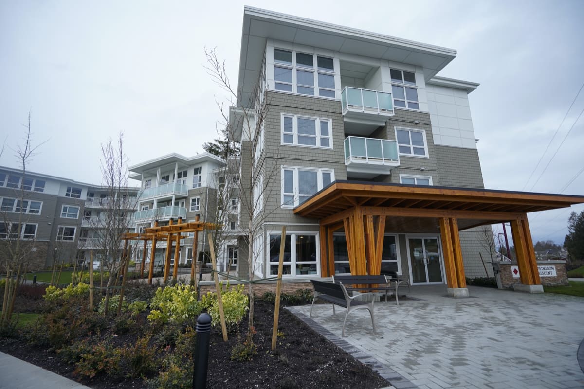 Sunstone Apartments — photo 3