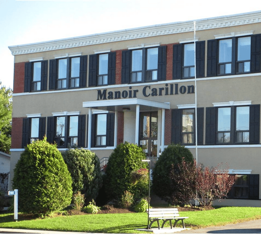 Manoir Carillon Manor — exterior or featured photo