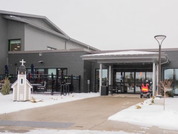 Temiskaming Lodge — exterior or featured photo