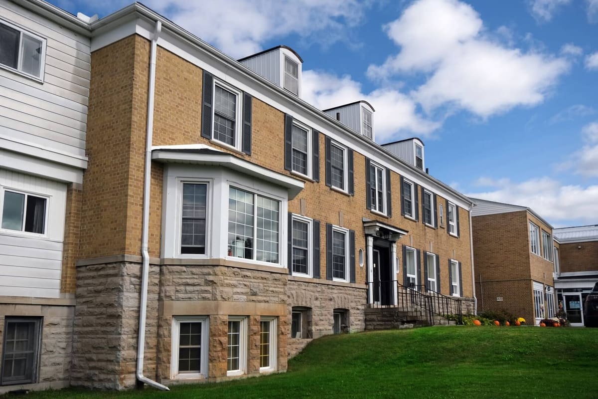 Nipissing Manor Retirement Home & Nursing Care Centre — exterior or featured photo