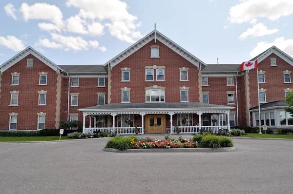 Champlain Manor Retirement Residence — photo 2