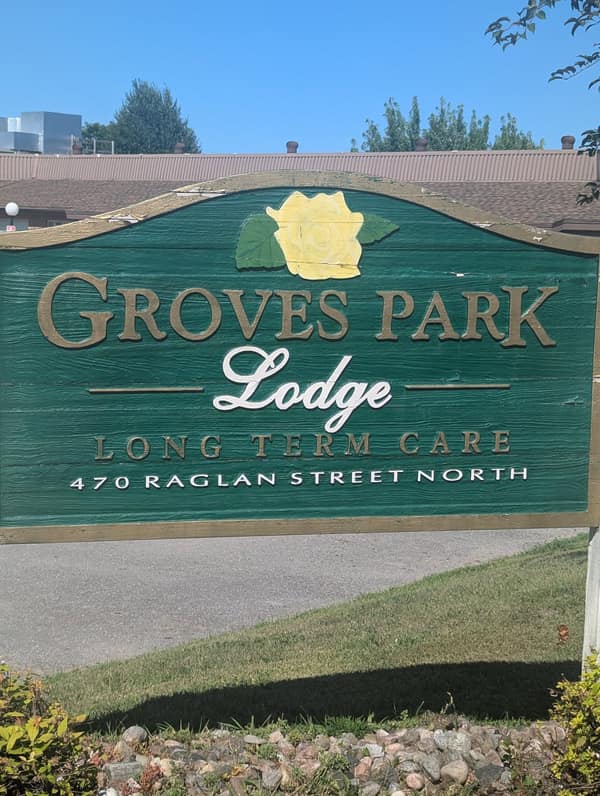 Groves Park Lodge — photo 2