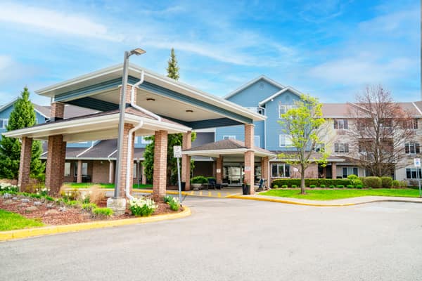 Fairwinds Lodge Retirement Residence — exterior or featured photo