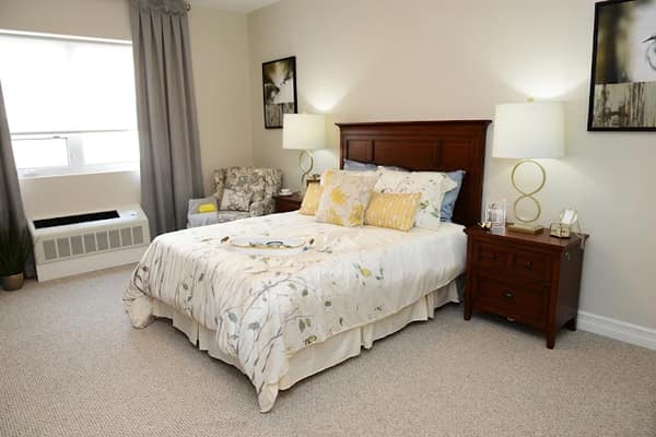 Seacliff Manor Retirement Residence — photo 3