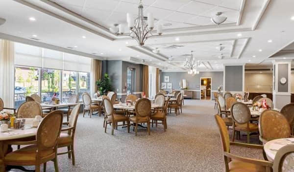 Lakeridge Heights Retirement Residence — photo 3