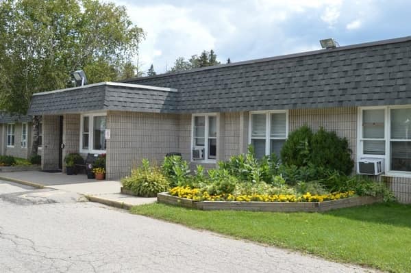 Cambridge Country Manor — photo 3
