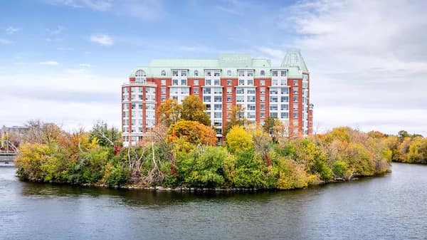 Chartwell Rockcliffe Retirement Residence — exterior or featured photo