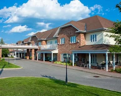 Venvi Barrhaven Manor — exterior or featured photo